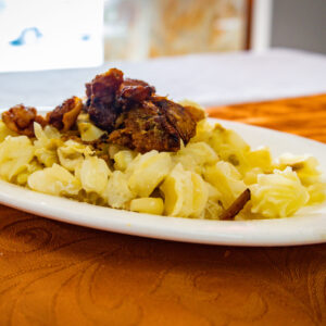 Mote con chicharrón