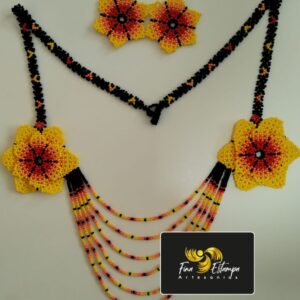 COLLAR Y ARETES
